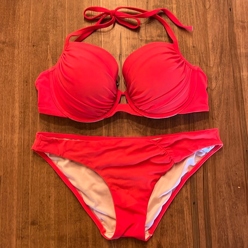 Victoria’s Secret Bikini 34dd/large